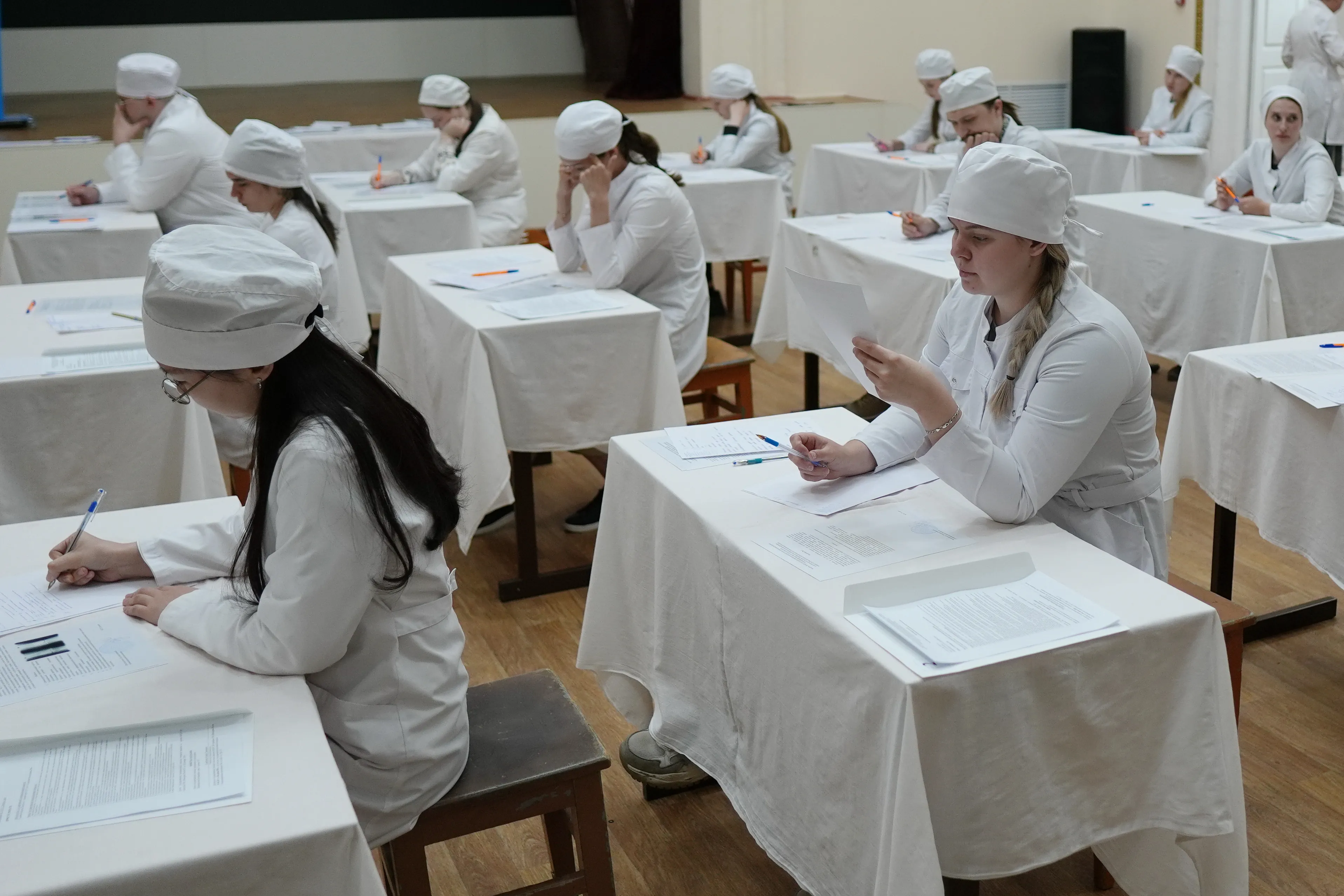 Future doctors preparing for clinical practice
