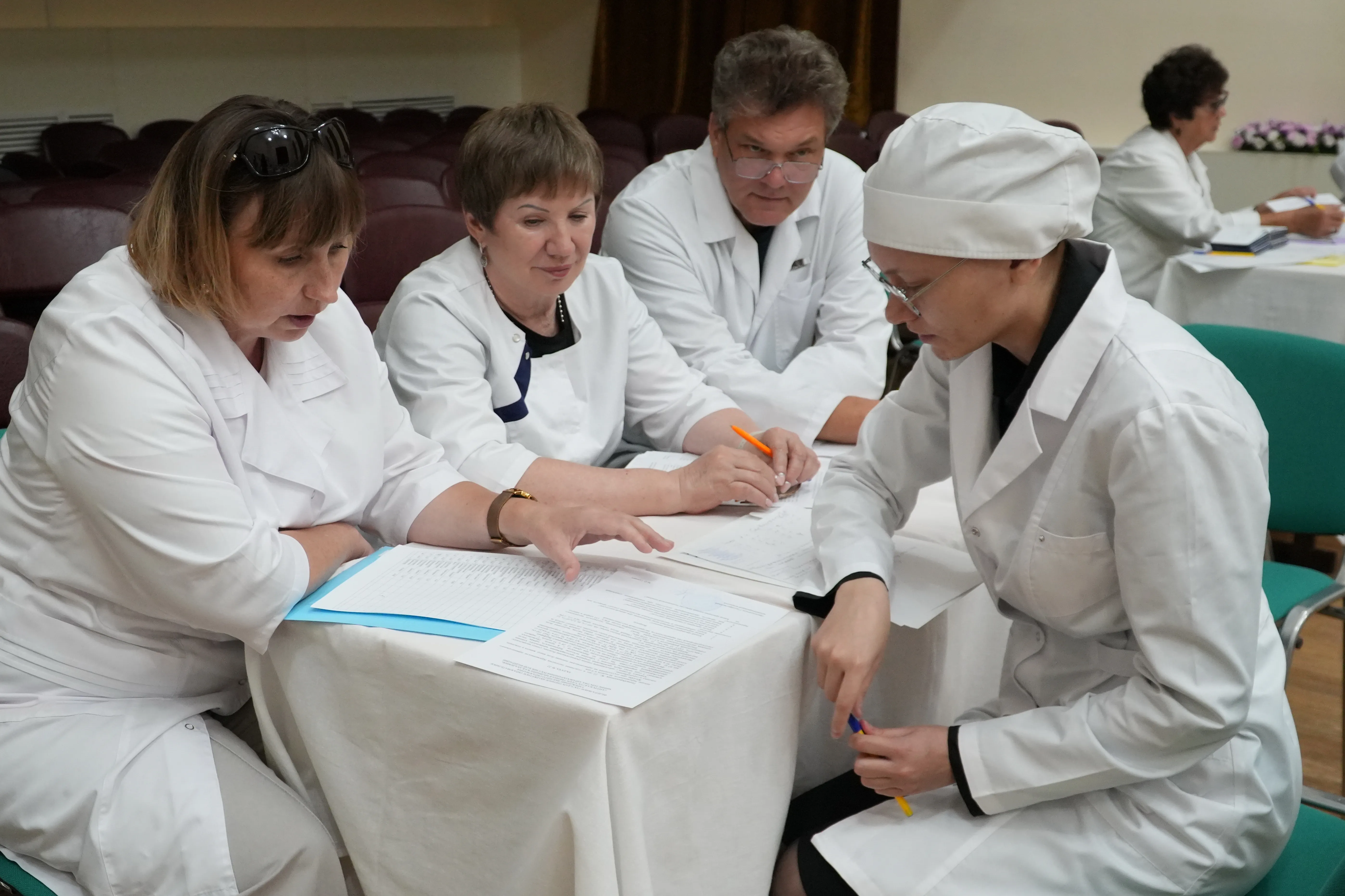 Future doctors preparing for medical careers in Russia
