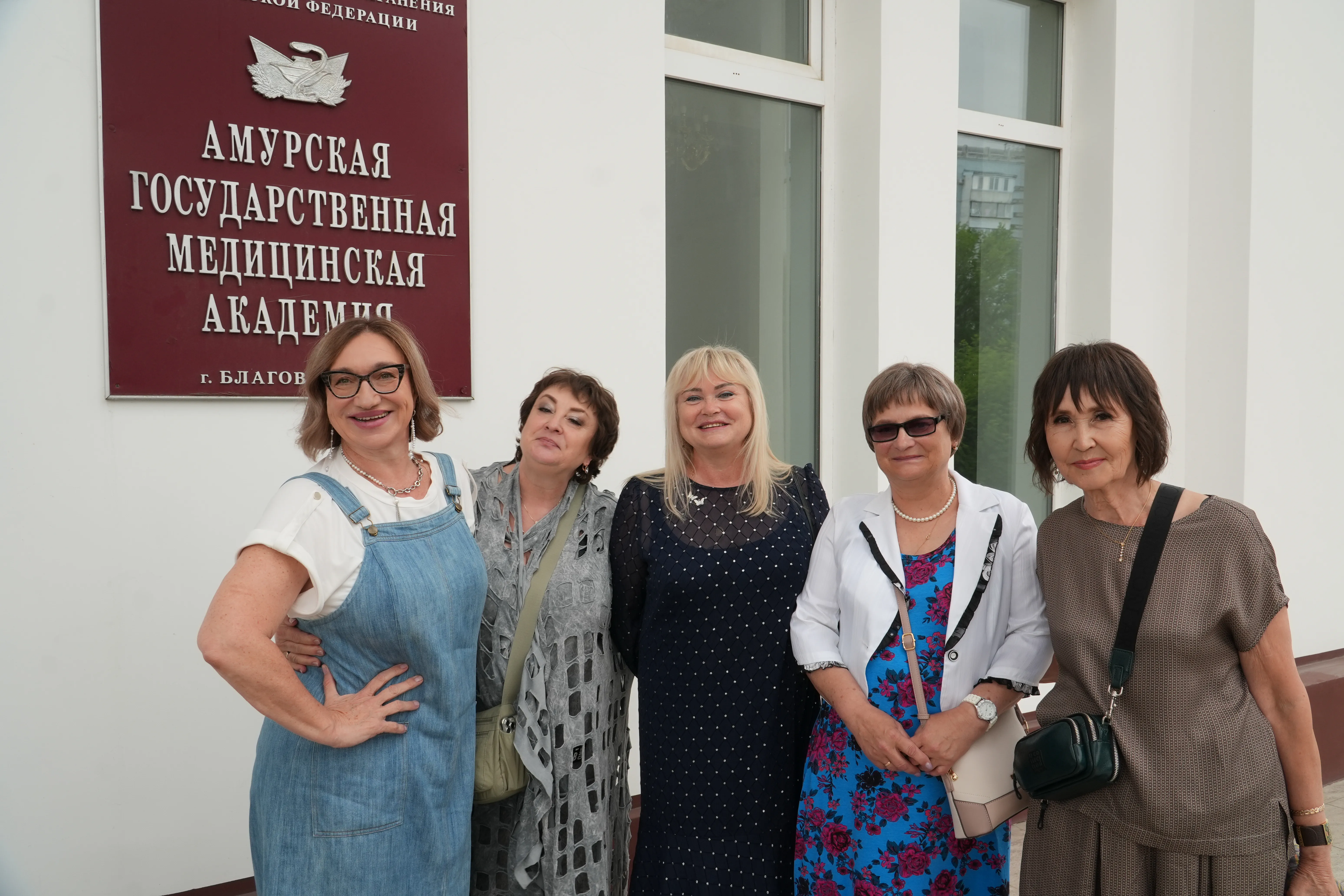 Graduates returning to their medical university in Russia